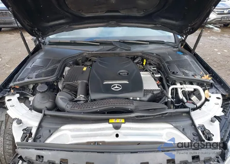 2017 Mercedes-Benz C 300 4Matic из США, поврежденный, VIN 55SWF4KB9HU210235